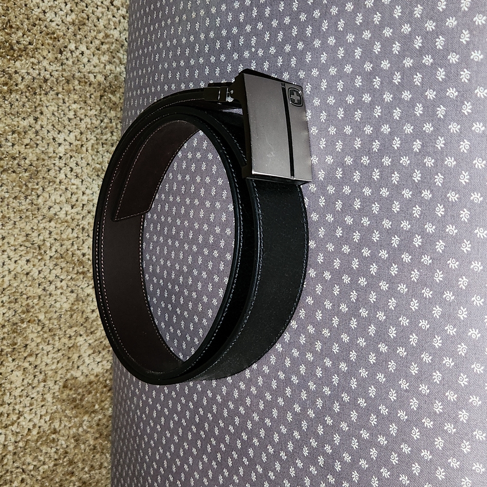 Swiss Gear Reversible Leather Belt